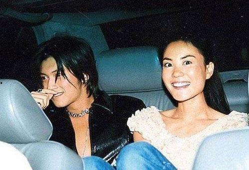 娱乐圈吃瓜两个女的